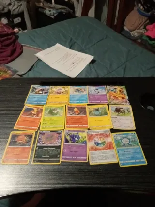 Confezione da 15 carte Pokémon