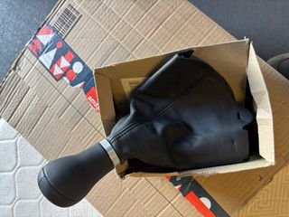 Pomo y fuelle de cuero 6 velocidades Audi A3 8L
