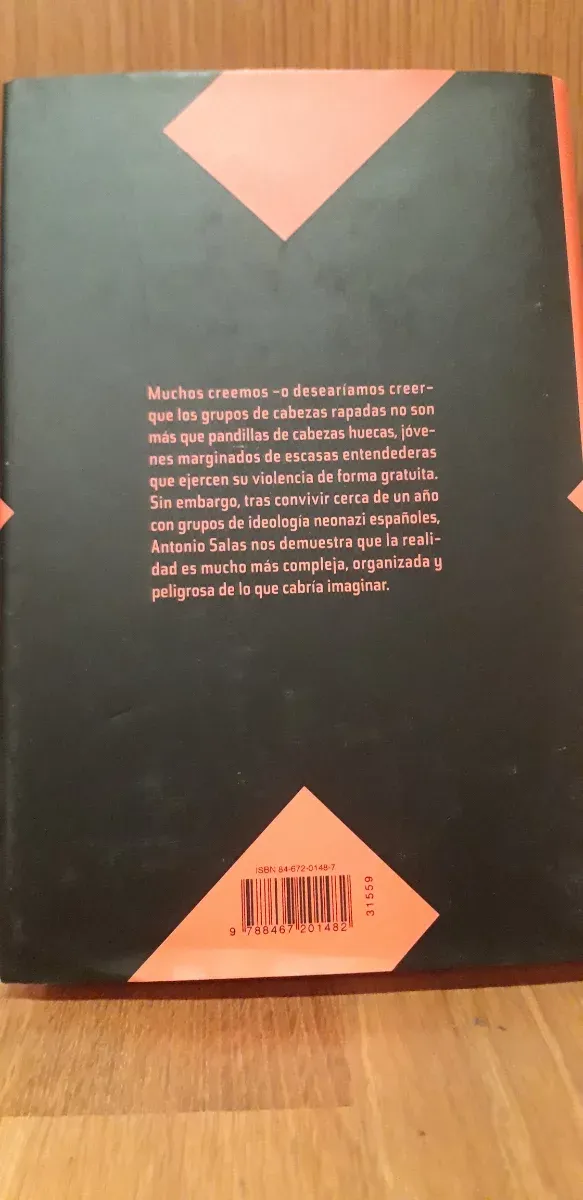 Diario de un skin: un topo en el movimiento neo...