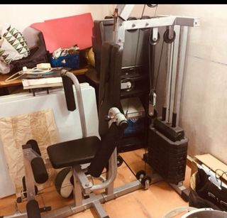 Máquina de pesas multifunción. como nueva