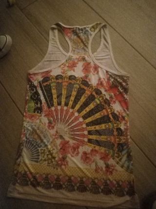 Camiseta sin mangas con estampado floral