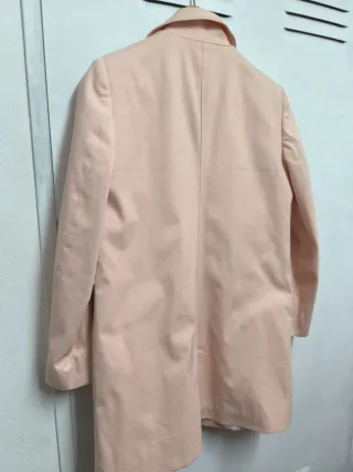 Chaqueta rosa larga