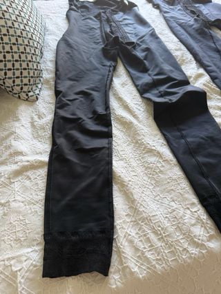 Faja post liposucción negra.