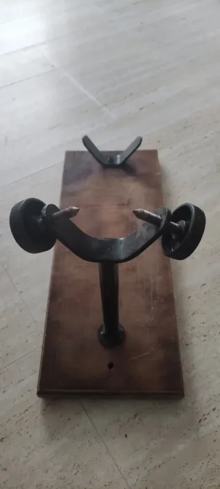 Jamonero desmontable.