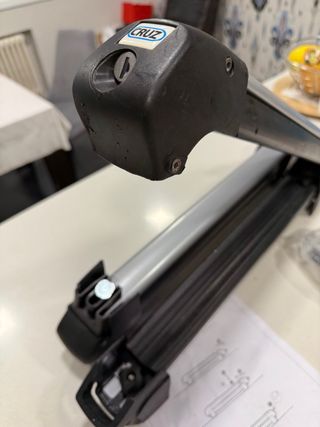 Se vende portaskis Rack cruzber 4 pares anís