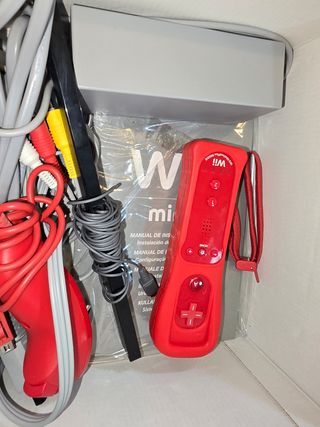 Consola Nintendo Wii Roja y Negra