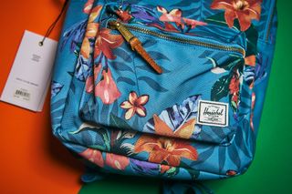 Herschel mochila Settlement M Nuevo Floral Azul