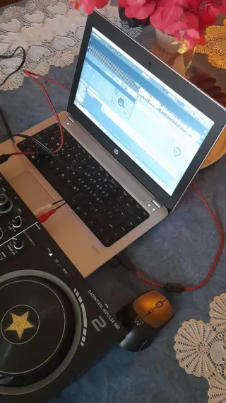 Controlador DJ Hercules Impulse 500