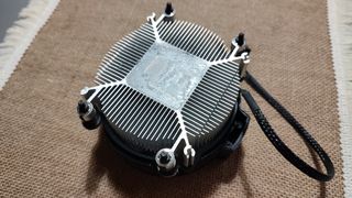 cpu AMD Ryzen 5 2600 - 6 core/12 thread