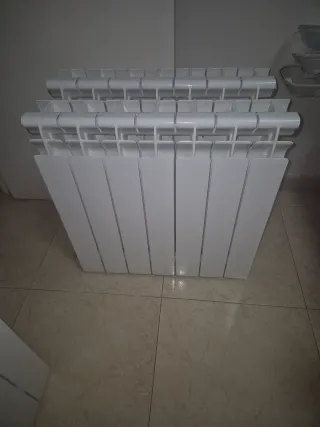 Radiadores de aluminio blancos marca ferroli