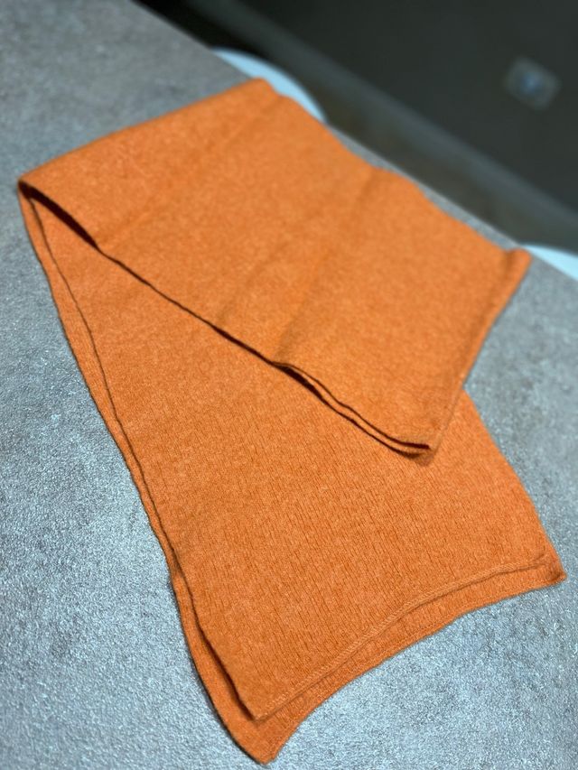 Set sciarpa e guanti arancioni