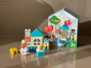 Camera matrimoniale LEGO 10926 e sala giochi 10925