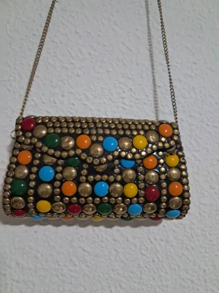 Bolso de fiesta con adornos