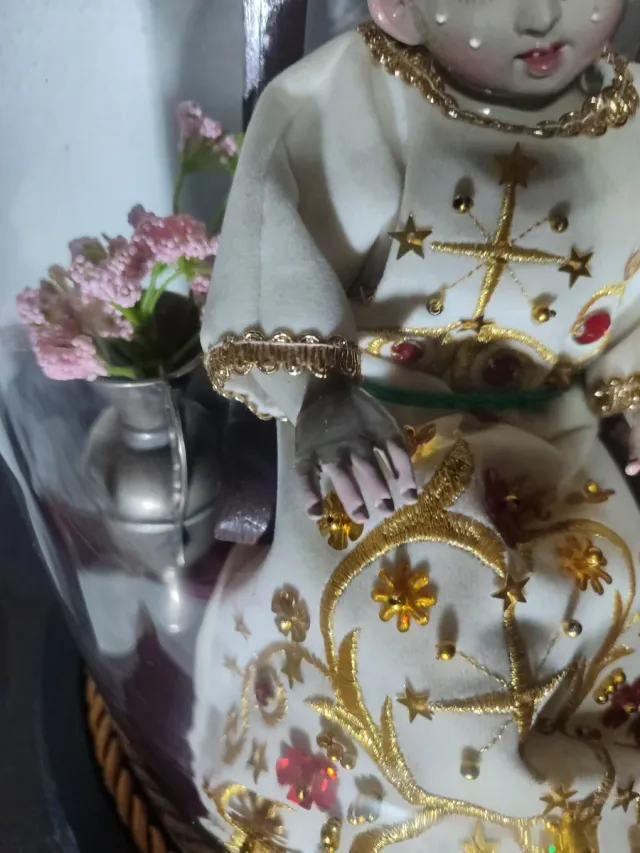 Niño Jesús antiguo  en fanal