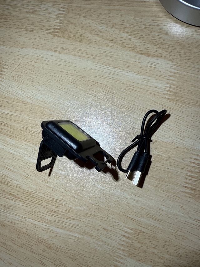 Linterna llavero EDC USB