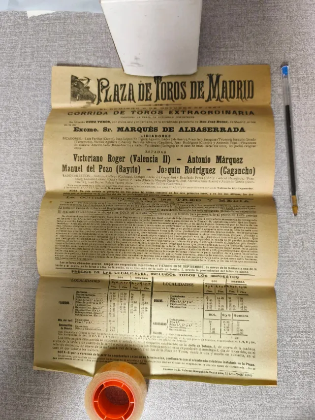 Lote 20 carteles tautinos