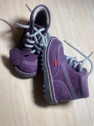 Botas Kickers Talla 23 Moradas