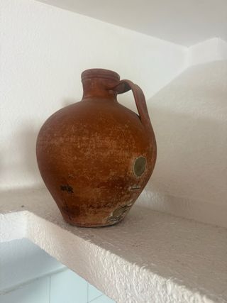 Botijo antiguo de barro