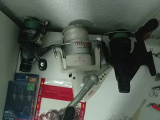 Lote de cañas de pesca,se a vendido la caña roja