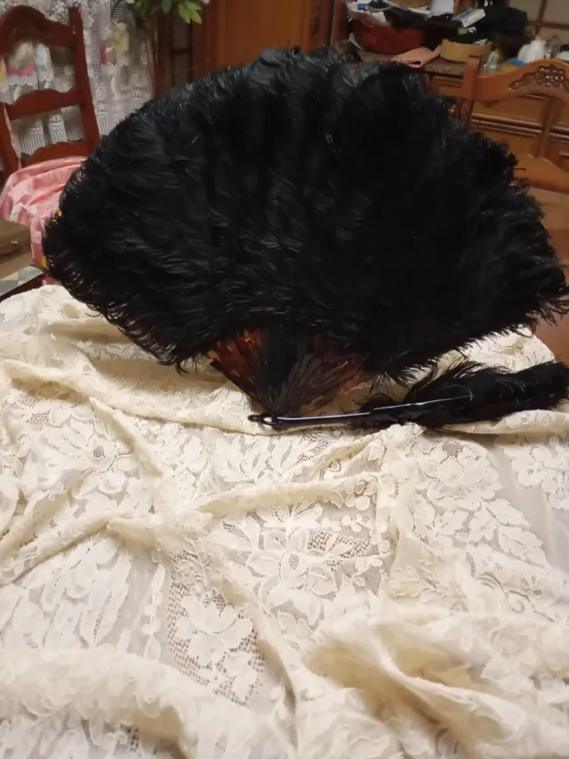 Abanico antiguo de carey y plumas pericón