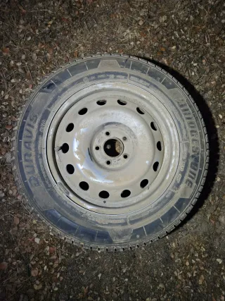 215/60/16R 103/101T
Rueda de repuesto Bridgestone