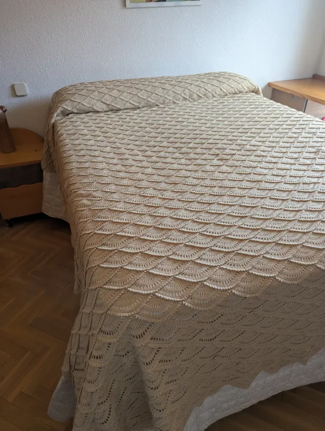 Colcha crochet/ganchillo cama doble beige