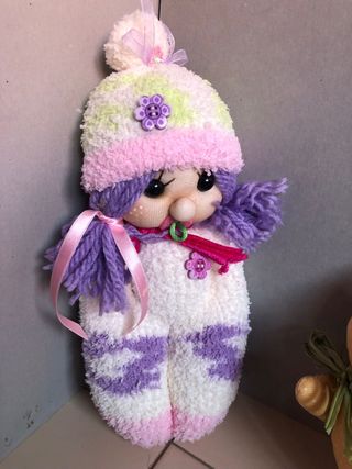 Peluche Gatito dormilón y Muñeca Tela
