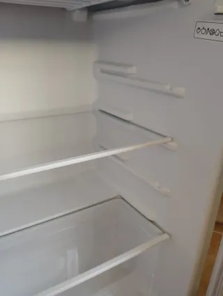 Nevera  pequeña con garantía.