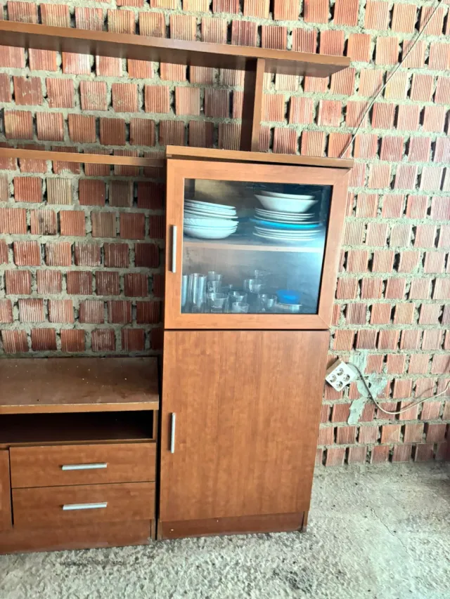 Mueble de salón madera y cristal