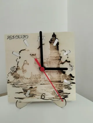 Orologio da comodino personalizzato