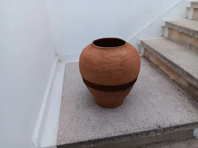 Tinaja antigua restaurada