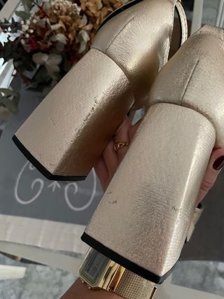 Zapatos plataforma dorados talla 37