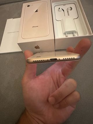 iPhone 8 64GB Oro