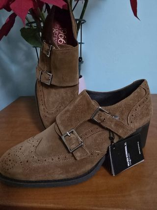 ZAPATOS TACÓN CON ETIQUETA.EÑ EL CORTE INGLES