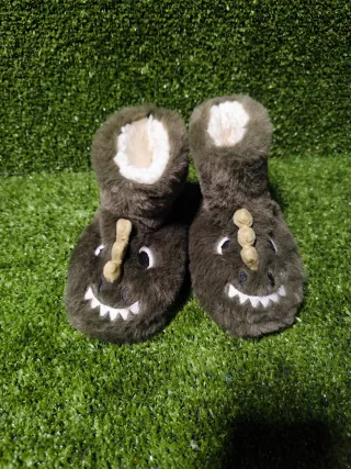 Zapatillas de peluche de dinosaurio para niño