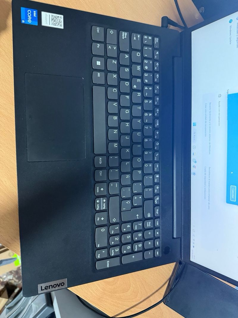 Portátil Lenovo afbeelding 2