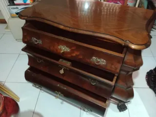 Cómoda Abombada Holandesa..