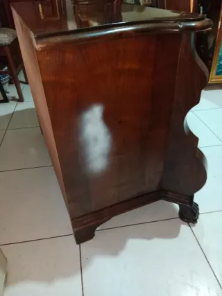 Cómoda Abombada Holandesa..