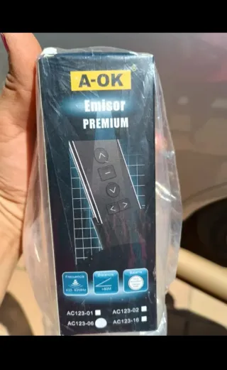 Tenda a rullo in PVC bianco