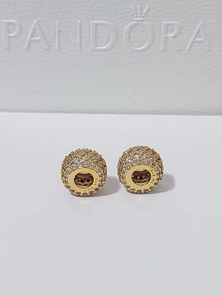 Pandora Charm dorado y Circonitas