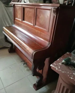 Piano Antiguo Daix