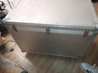 Caja de estrumemtos metálica