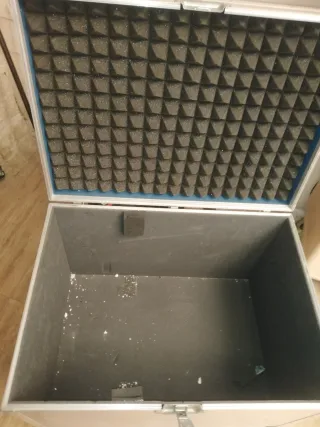 Caja de estrumemtos metálica