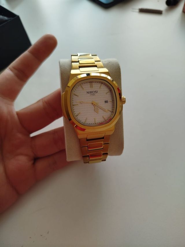 Reloj Nautilus Gold Edition 42 mm – NUEVO