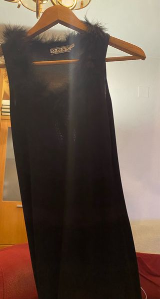Vestido negro ONLY con plumas 