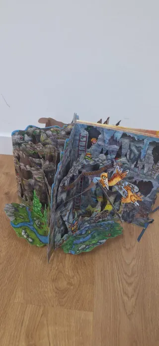 LIBROS-POP-UP EL INTERIOR DE LA TIERRA (Spanish...