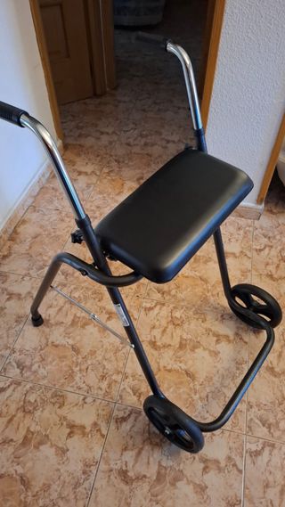 Andador para mayores con asiento
