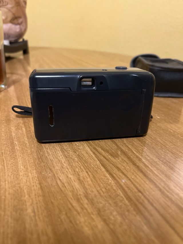 Cámara Nikon AF230 Lente 29mm