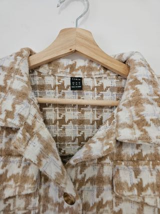 Chaqueta SHEIN geométrica beige talla XL