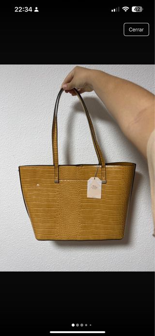 Bolso mostaza efecto piel de serpiente